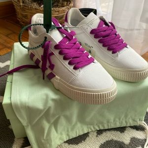 Off-white  low vulcanized canvas sneaker-womens